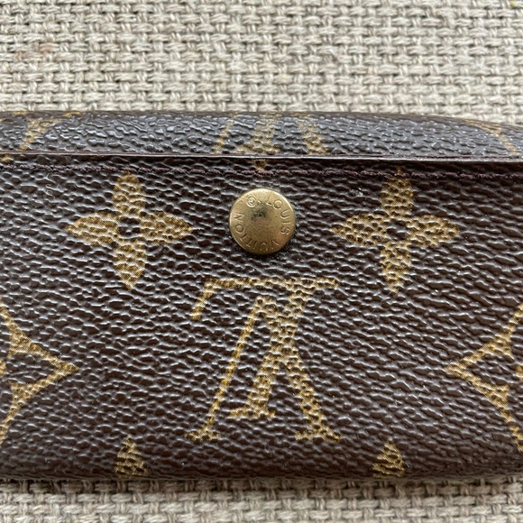 Authentic, Vintage, Louis Vuitton keychain. Fair condition But priced to sell - Picture 2 of 6
